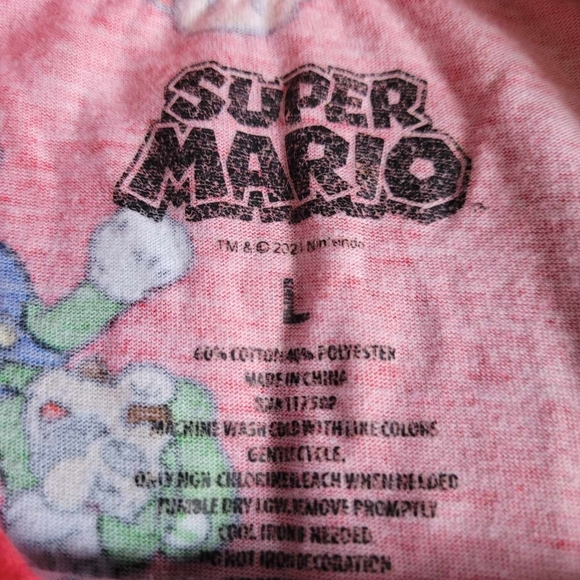 NINTENDO LOVERS❤️ Unisex kids size L short sleeve Super Mario bros t🙌♻️🌎 - Picture 3 of 3
